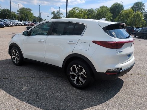 Used 2022 Kia Sportage LX image 3