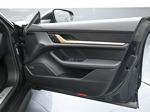 New 2025 Porsche Taycan 4S image 29