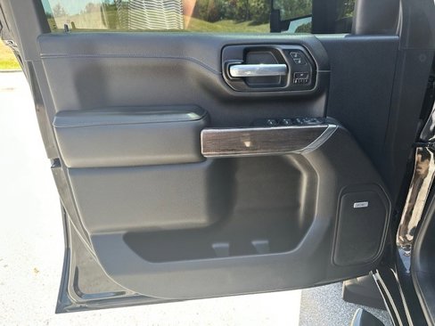 Used 2020 Chevrolet Silverado 2500 LTZ w/ LTZ Premium Package image 11