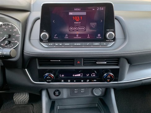 Used 2024 Nissan Rogue SV image 13