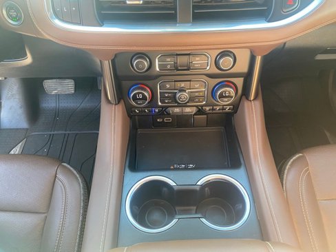 Used 2022 Chevrolet Suburban High Country image 22