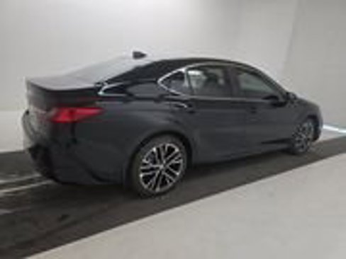 Used 2025 Toyota Camry XLE image 6
