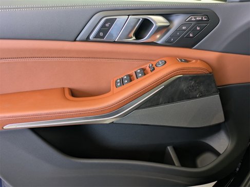 New 2026 BMW X7 M60i image 16