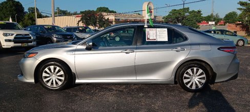 Used 2019 Toyota Camry LE image 12