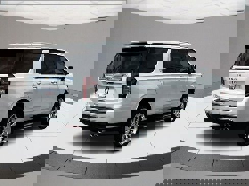 Used 2021 Chevrolet Tahoe Premier w/ Premium Package image 3