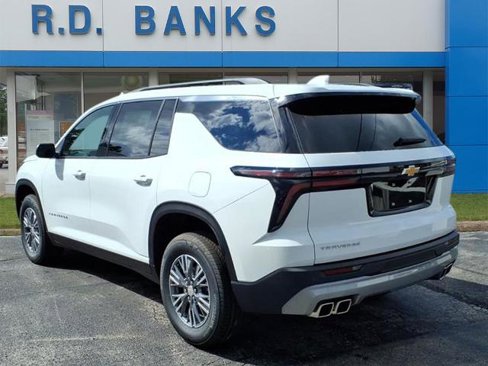 New 2026 Chevrolet Traverse LT image 3