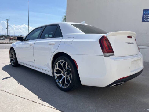 Used 2018 Chrysler 300 S w/ 300S Premium Group image 4