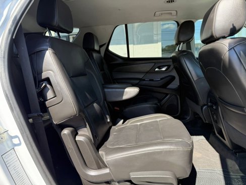 Used 2020 Chevrolet Traverse LT w/ Driver Confidence II Package image 19