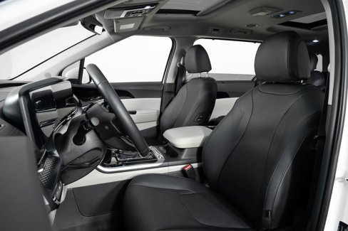 Used 2024 Kia Carnival SX Prestige image 15