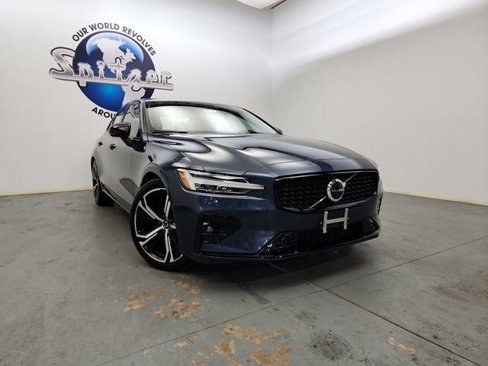 Used 2024 Volvo S60 B5 Core image 3