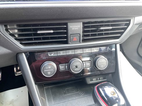 Used 2022 Volkswagen Jetta GLI Autobahn image 34