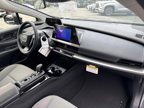 New 2026 Toyota Prius LE image 17