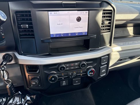New 2025 Ford F350 4x4 Regular Cab Super Duty image 8