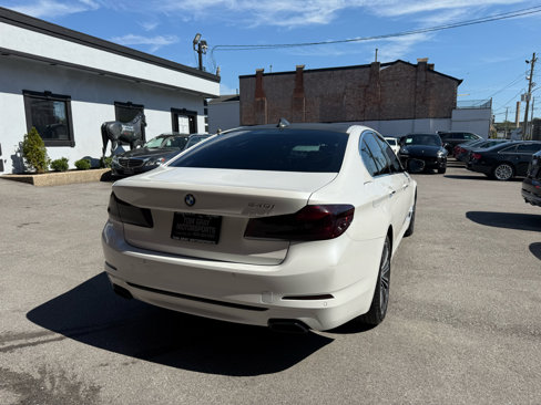 Used 2018 BMW 540i w/ Premium Package image 3