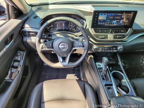 Used 2025 Nissan Altima 2.5 SR w/ SR Premium Package image 15