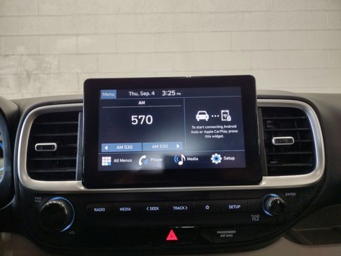 Used 2023 Hyundai Venue SEL image 25