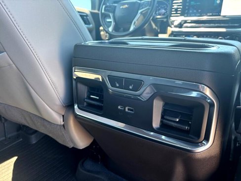 Used 2022 Chevrolet Silverado 1500 LTZ image 17
