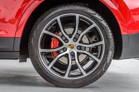 Used 2021 Porsche Cayenne image 14