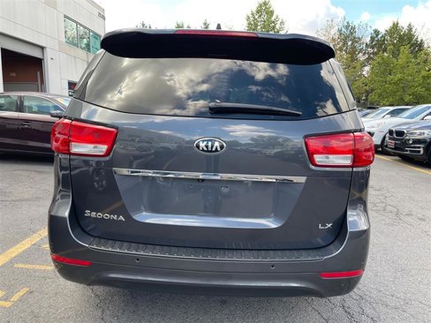 Used 2016 Kia Sedona LX w/ LX Convenience Package image 5