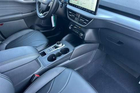 New 2025 Ford Escape SE image 15