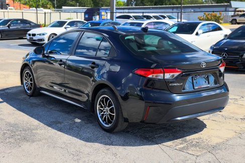 Used 2022 Toyota Corolla LE image 7