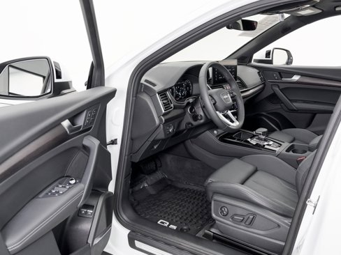 Used 2024 Audi Q5 e Premium Plus image 6
