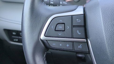 Used 2024 Toyota Highlander XLE image 25