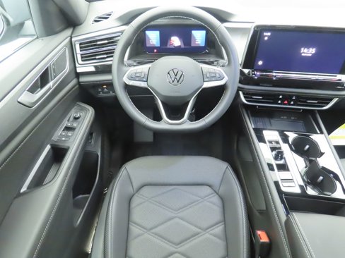 New 2026 Volkswagen Atlas Cross Sport SE image 10