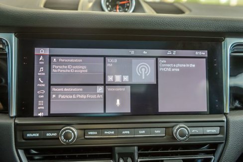 Used 2021 Porsche Macan image 16