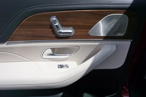 New 2025 Mercedes-Benz GLS 450 4MATIC image 40
