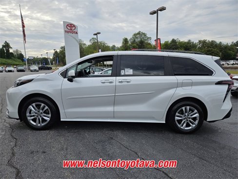 New 2025 Toyota Sienna XLE w/ XLE Plus Package image 4