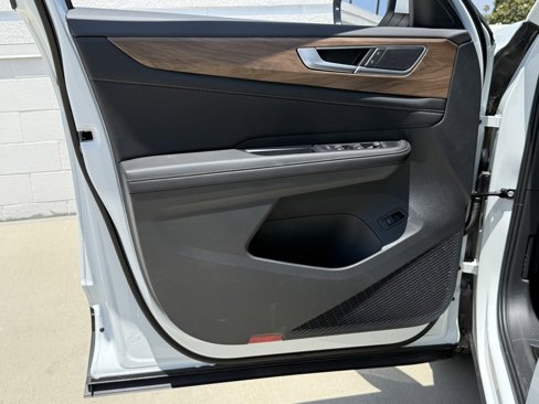 New 2025 Volkswagen Atlas SE image 15