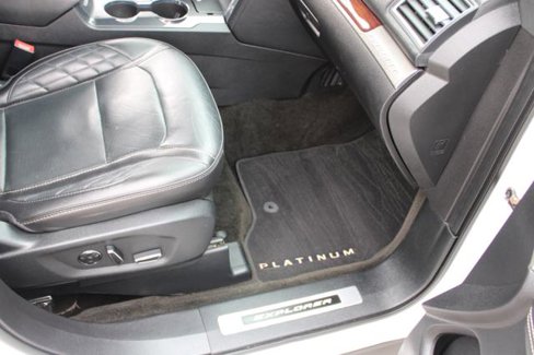 Used 2018 Ford Explorer Platinum image 19