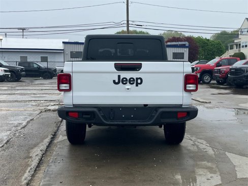 New 2025 Jeep Gladiator Sport image 3
