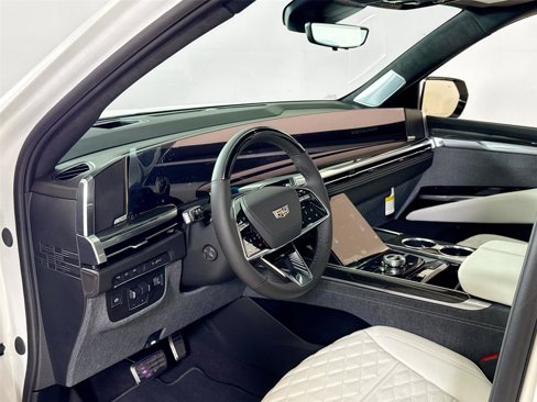 Used 2025 Cadillac Escalade ESV V image 13