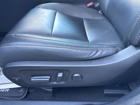 Used 2017 Toyota Highlander XLE image 14