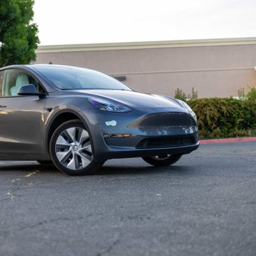 Used 2023 Tesla Model Y Long Range image 9
