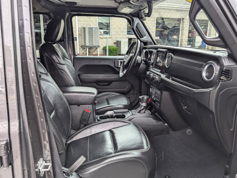 Used 2019 Jeep Wrangler Unlimited Sahara w/ Quick Order Package 24M Moab image 26