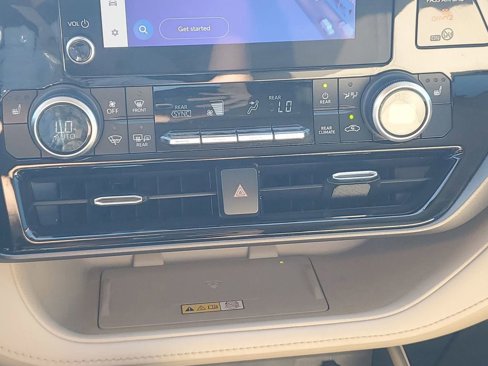 Used 2023 Toyota Highlander XLE image 33