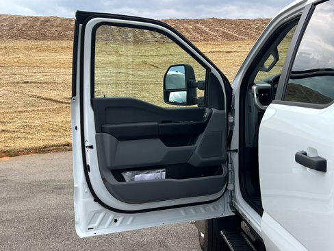 New 2026 Ford F550 4x4 Crew Cab Super Duty image 16