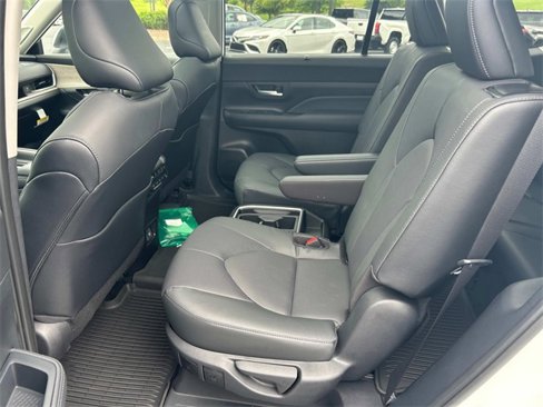 Used 2025 Toyota Grand Highlander FWD image 20