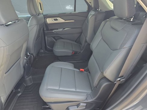New 2025 Ford Explorer Active w/ Active Comfort Package image 11
