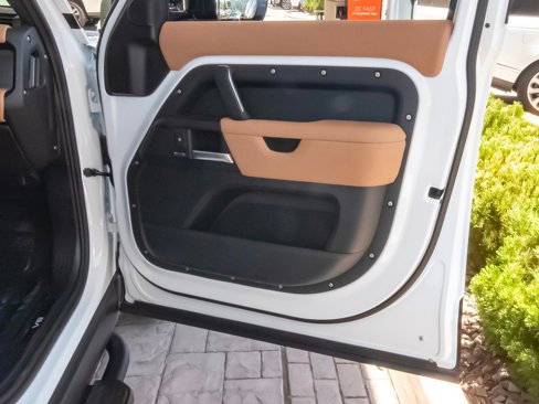 New 2025 Land Rover Defender 110 V8 image 44