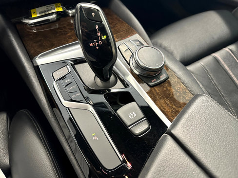 Used 2019 BMW 540i xDrive image 39