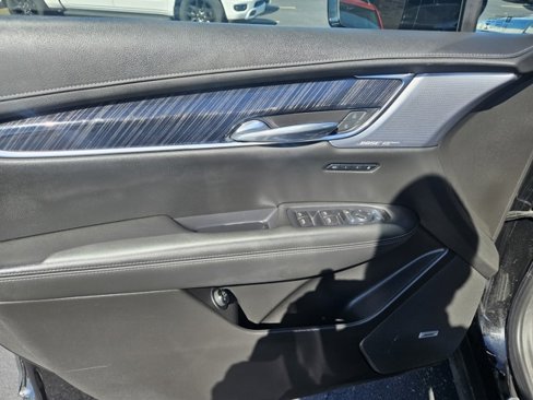 Used 2023 Cadillac XT6 Premium Luxury image 19