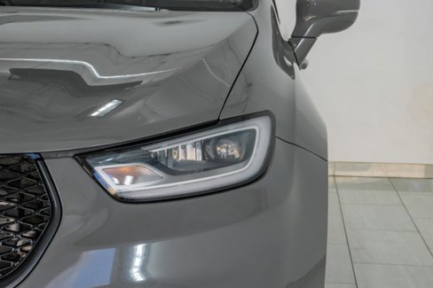 Used 2022 Chrysler Pacifica Touring-L image 38