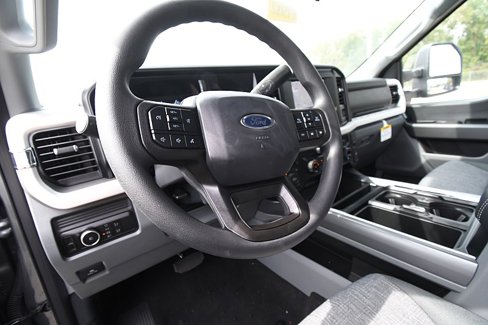 New 2025 Ford F250 XLT w/ 360-Degree Camera Package image 9