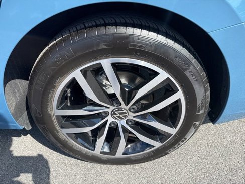 Certified 2025 Volkswagen Jetta SE image 32