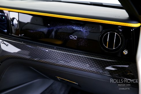 New 2025 Rolls-Royce Spectre Black Badge image 27