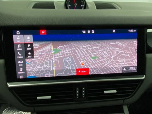 Used 2021 Porsche Cayenne image 31